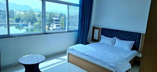 Lake Swaroop Sagar House | Antariksh