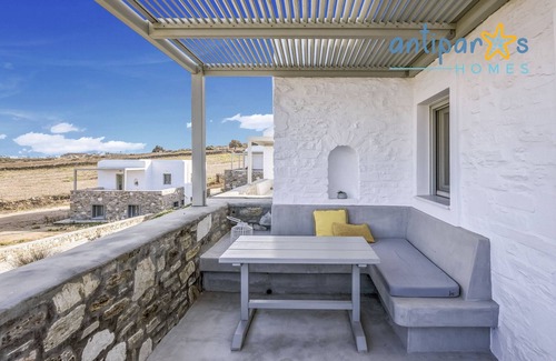 Antiparos Villa | Antiparos Homes - Premium housing on Antiparos. A gem under the Greek sun!