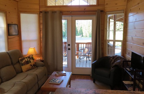 North Powder Cabin | Antone Creek Lodge, Cabin #1