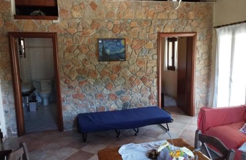 Steni Dirfyos House | Antonis Stone house