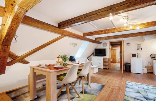 Berggieshubel Apartment | Apartment 'Augustusberg' with Mountain View, Private Terrace and Wi-Fi