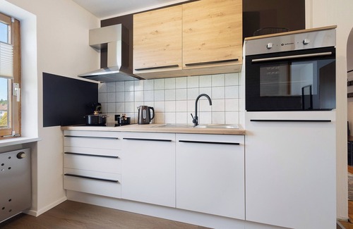 Hoechstaedt im Fichtelgebirge Apartment | Apartment 'Wiesenblume' with Private Terrace and Shared Garden