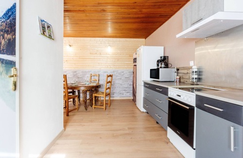 Saint-Martin-sur-la-Chambre Apartment | Apartment "Gîte Zen Attitude" with Mountain View, Private Whirlpool & Wi-Fi