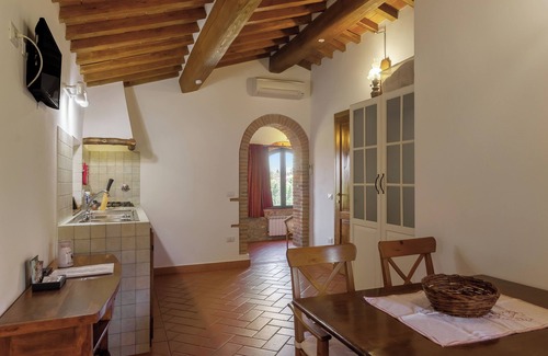 Mercatale Val di Pesa Apartment | Apartment 'Gallo Flat' with Mountain View, Wi-Fi and Air Conditioning