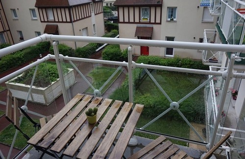 Merville-Franceville-Plage Apartment | Apartment Merville-Franceville-Plage, 2 bedrooms, 6 persons