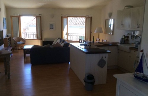 Bouzigues Apartment | Apart 2 Overlooking Etang De Thau Bouzigues. Amazing Views 2nd floor sleeps 2-4