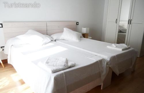 San Vicente de la Barquera Apartment | Apartamento Llerandi 1B - Céntrico y completamente reformado