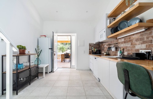 Telheiro Apartment | Apartamento en las Montañas, con Wifi, Huerta Bio a 15 Minutos de la Playa Faro