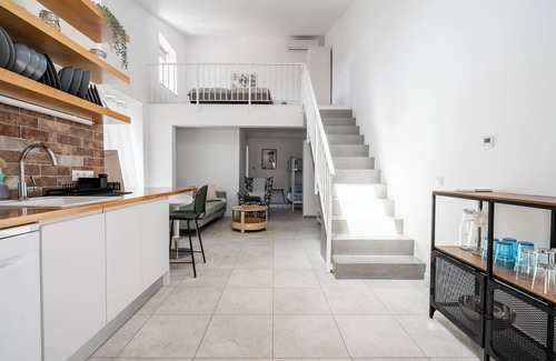 Telheiro Apartment | Apartamento en las Montañas, con Wifi, Huerta Bio a 15 Minutos de la Playa Faro