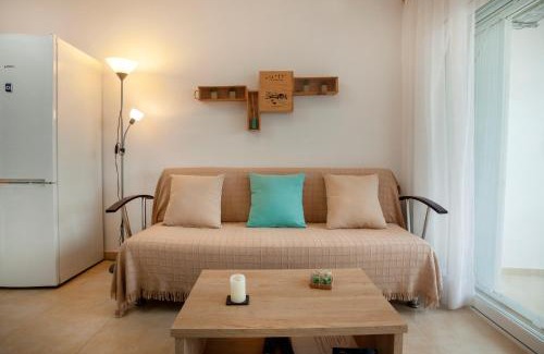 Santa Margarida Apartment | Apartamento a pie de playa, climatizado y parking