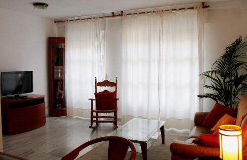 Distrito Sur Apartment | Apartamento Con Patio Cerca Mezquita