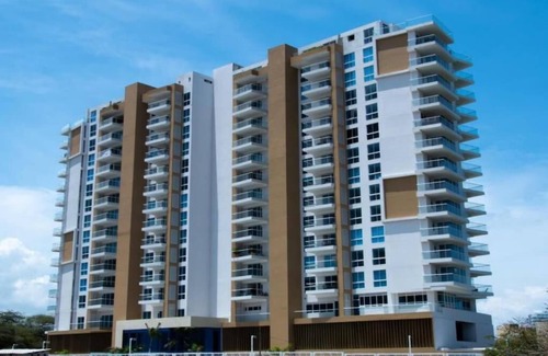 Santa Marta Apartment | Apartamento con Vista al Mar- Sector Bello Horizonte a 200 Metros de la Playa!