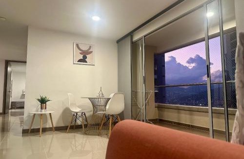 Envigado Apartment | Apartamento en Piso 11 con Piscina y Vistas