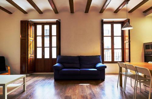 La Roqueta Apartment | Apartamento minimalista en Matemático Marzal