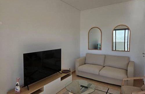 Cavacos Apartment | Apartamento moderno na praia com varanda grande