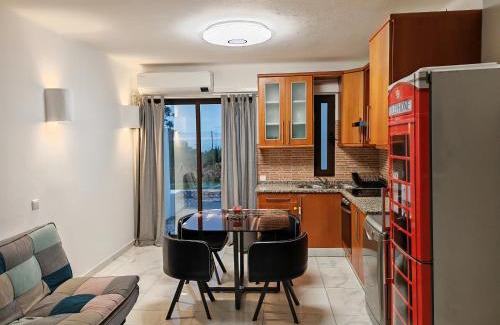 Patio Apartment | Apartamento Páteo - piscina, churrasqueira e vista jardim
