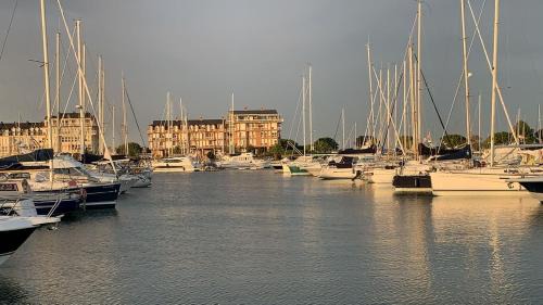 Camargo Apartment | Apartamento Puerto Deportivo Marina de Santander