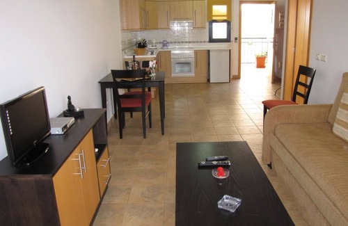 Playa de la Calera Hotel | Apartamentos Chijeré Faro del Inglés