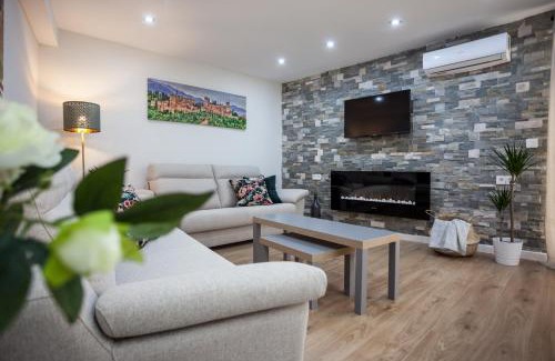 Central District Apartment | Apartamentos Reina Isabel