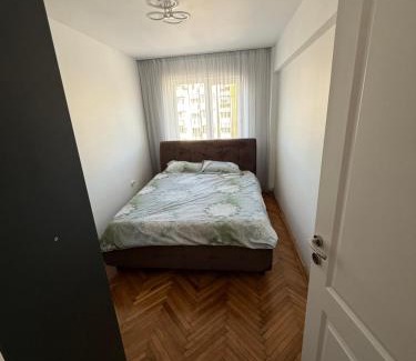 Caracal Apartment | Apartamentul lui Radu
