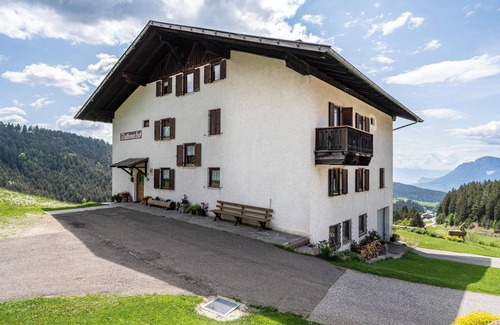 Verano Apartment | Apartement "Rotsteinhof Sonnenschein" with Mountain View, Balcony & Wi-Fi
