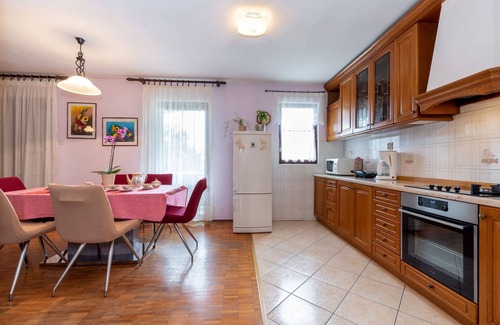Vinez Apartment | Apartement Vinez eine grüne Gartenoase