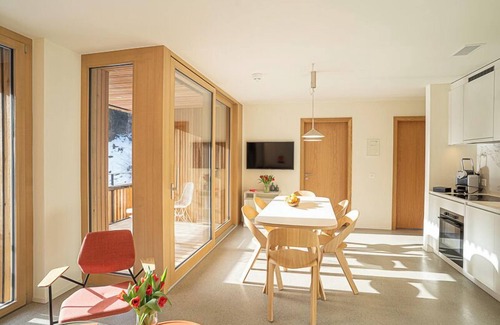 Flims Apartment | Apartemnt Stenna Cavorgia - bright and modern 3.5 room apartment.