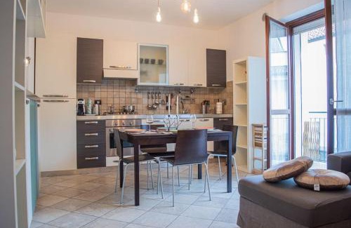 Roreto Apartment | ApartExperience Nel cuore di Bra Comfort con Parcheggio privato