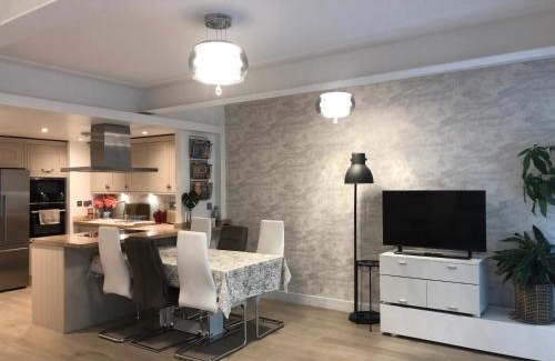 Stratford and New Town Apartment | Aparthotel Apartment Holiday Rentals Stratford London