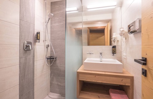 Fuegen Hotel | ApartHotel Central GmbH