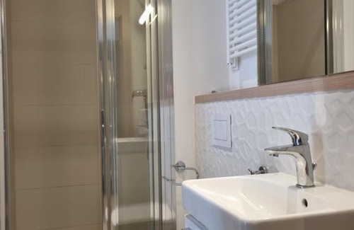 Wola Apartment | Aparthotel in Warsaw very close to the city center, free underground parking, WiFi, air conditioning, balcony