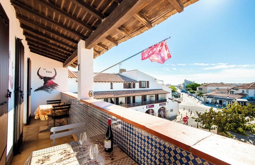 Saintes-Maries-de-la-Mer Apartment | Apartment "Le Tau" with Sea View, Balcony & Wi-Fi