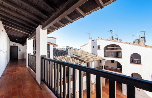 Saintes-Maries-de-la-Mer Apartment | Apartment "Le Tau" with Sea View, Balcony & Wi-Fi