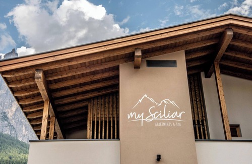 Siusi Apartment | Apartment "Mysciliar Tree III" with Mountain View, Wi-Fi, Garden, Terrace & Balcony