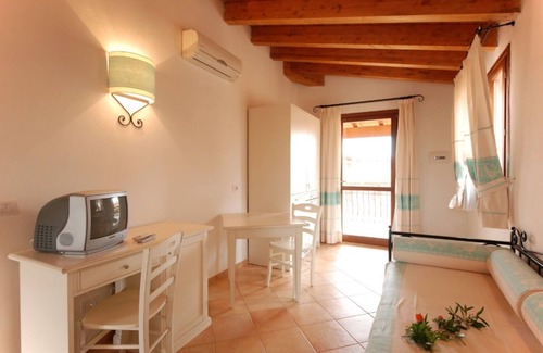 Vignola Mare House | Apartment in Vignola Mare near Sandy Beach