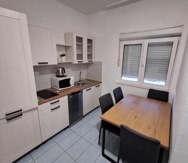 Pirovac Apartment | Apartman Simba terasa&parking