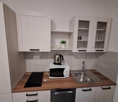 Pirovac Apartment | Apartman Simba terasa&parking