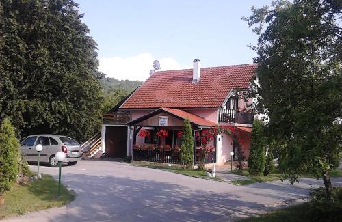 Smoljanac Apartment | Apartman & Sobe Orhideja