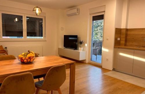 Osijek Apartment | Apartman TENA, Private parking, Self check in