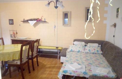 Gradac Apartment | Apartmani Ćubela