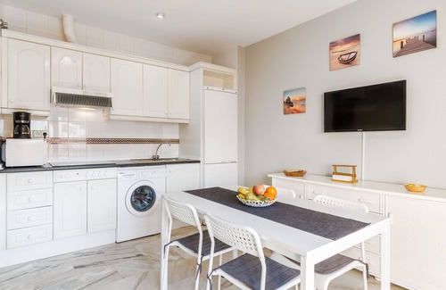 Poblado Sancti Petri Apartment | Apartment near the Beach with Wi-Fi, Air-Conditioning, Pool, Terrace and Balcony