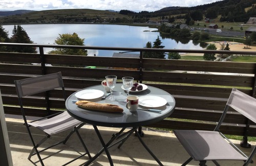 Besse-et-Saint-Anastaise Apartment | APARTMENT 40M2 LAKE VIEW WITH BALCONY 2ND FLOOR ELEVATOR CENTER STATION