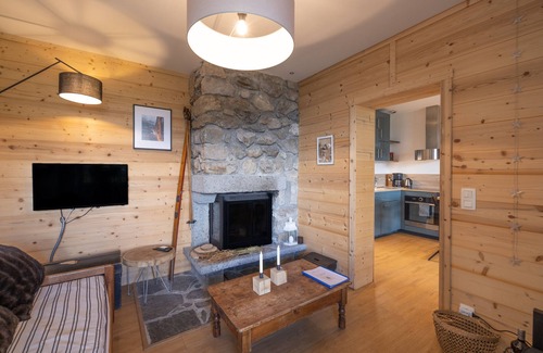 Saint-Gervais-les-Bains Apartment | Apartment 'St Gervais Les Bains - Mont Blanc' with Mountain View, Private Terrace and Wi-Fi