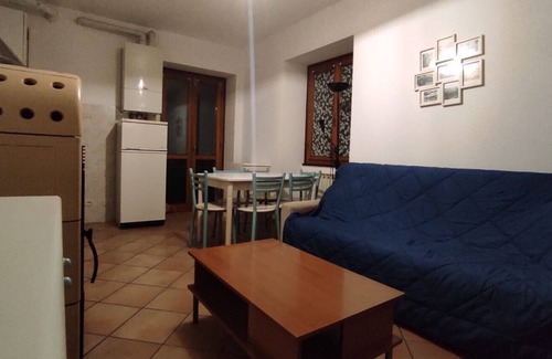 Castiglione Chiavarese House | Apartment with 2 rooms in the center between Cinque Terre and Portofino, glimpse of the sea