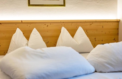 San Giovanni Apartment | Apartment "Residence Griesfeld 36" with Mountain View, Shared Pool & Wi-Fi