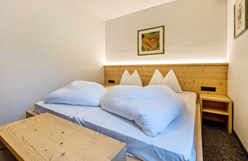 San Giovanni Apartment | Apartment "Residence Griesfeld 36" with Mountain View, Shared Pool & Wi-Fi