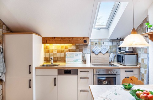 Garmisch-Partenkirchen Apartment | Apartment 'Aurikel' with Mountain View, Balcony and Wi-Fi