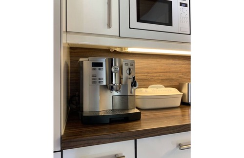 Garmisch-Partenkirchen Apartment | Apartment 'Ferienwohnung Max 2' with Mountain View, Balcony and Wi-Fi