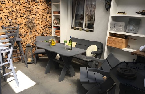 Radolfzell am Bodensee Apartment | Apartment 'Seeliebe' with Lake View, Shared Terrace and Wi-Fi