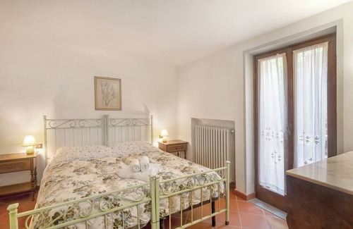 Castelfranco Piandisco Other | Apartment 'La Tavernetta' with Shared Pool, Private Terrace and Wi-Fi